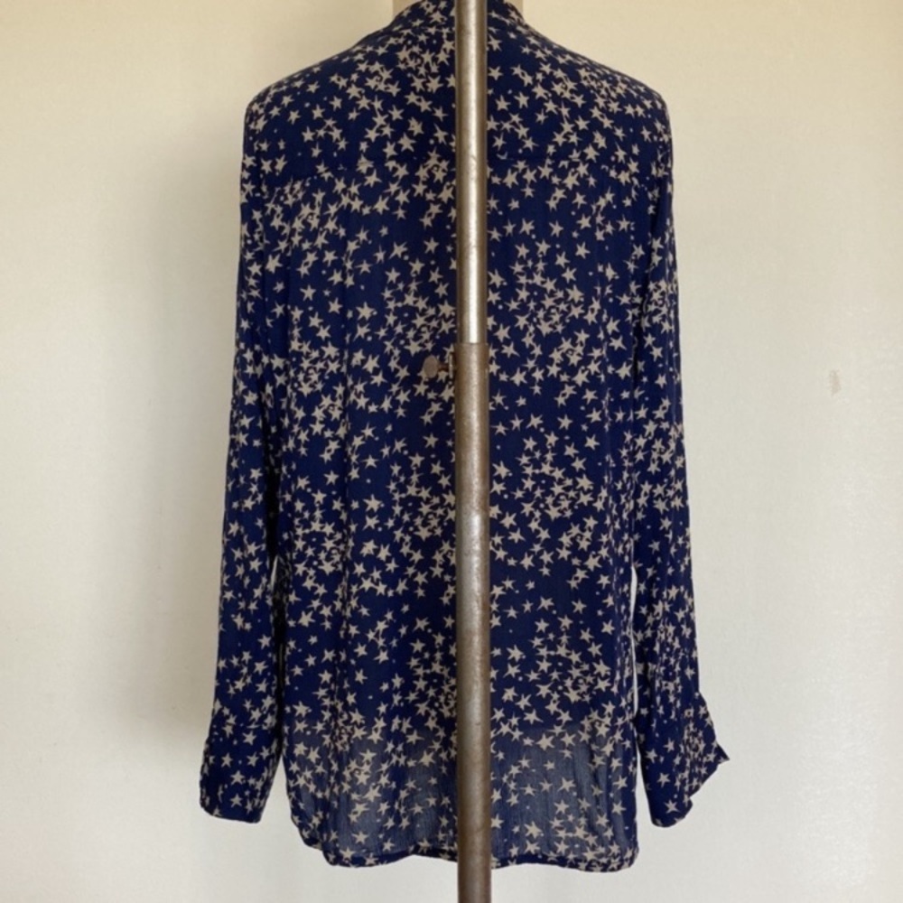 H&M L.O.G.G. stars print, viscose crinkle fabric,  button down top, navy blue, 4 - Picture 6 of 10